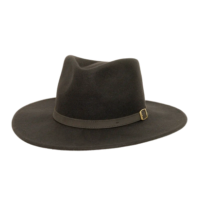 A front angle view of a lassen black outback hat 